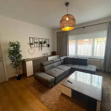 Apartment Huswell - Lovely Retreat For 4 *